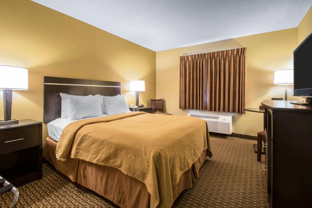 Фото Quality Inn & Suites Sun Prairie Madison East