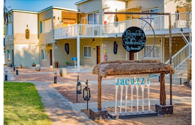 Фото отеля 1