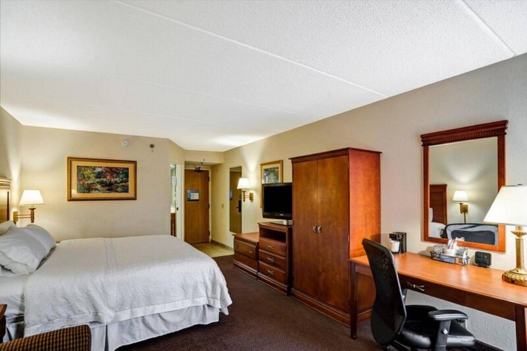 Фото Hampton Inn Albany-Wolf Road