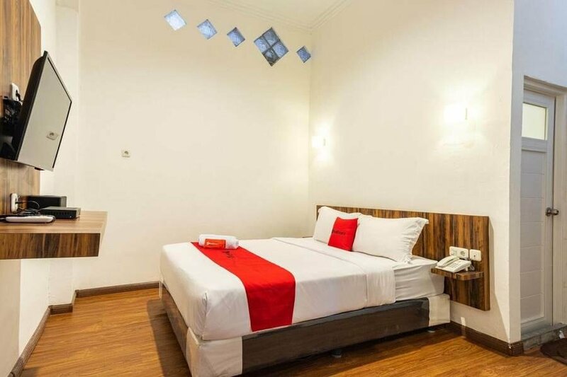 Гостиница RedDoorz near Rs Royal Prima Medan 2 в Медане