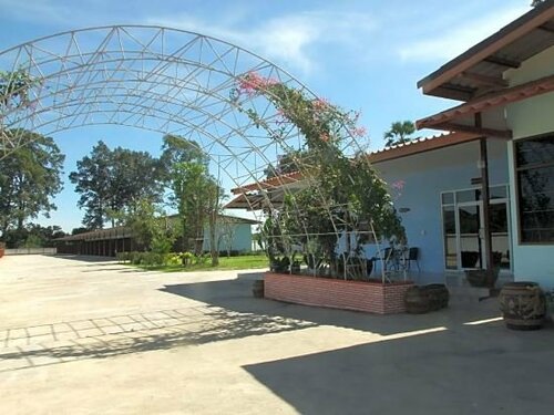 Гостиница Chao Phraya Home Resort