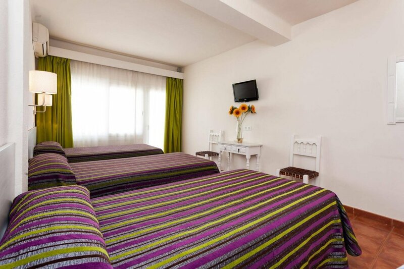 Гостиница Hostal Sol y Miel в Торремолиносе