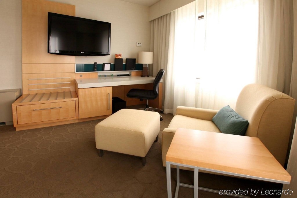 Фото Delta Hotels by Marriott Regina