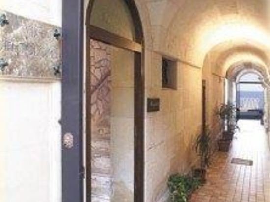 Фото Domus Mariae Albergo