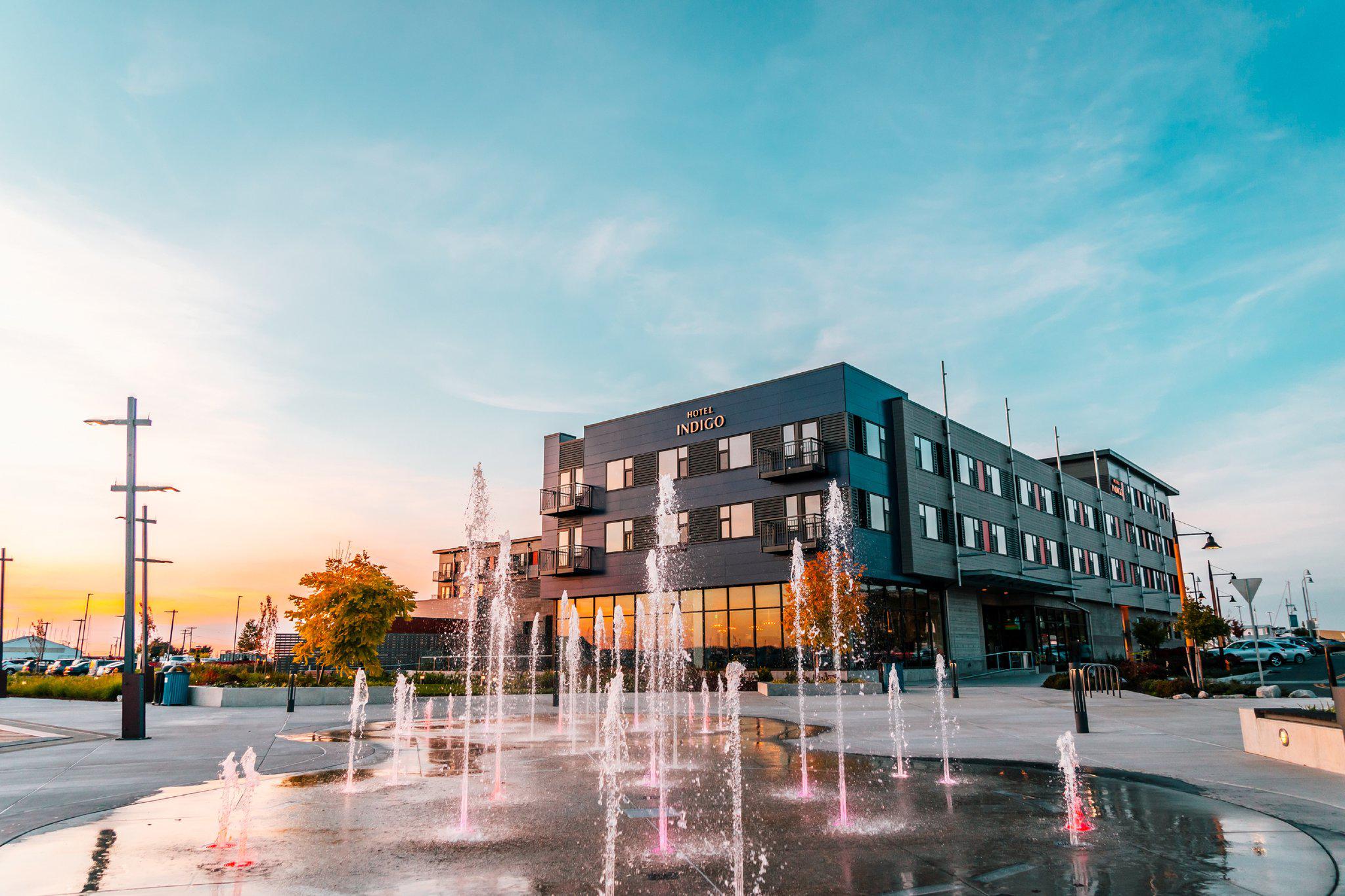 Фото Hotel Indigo Everett - Waterfront Place, an Ihg Hotel