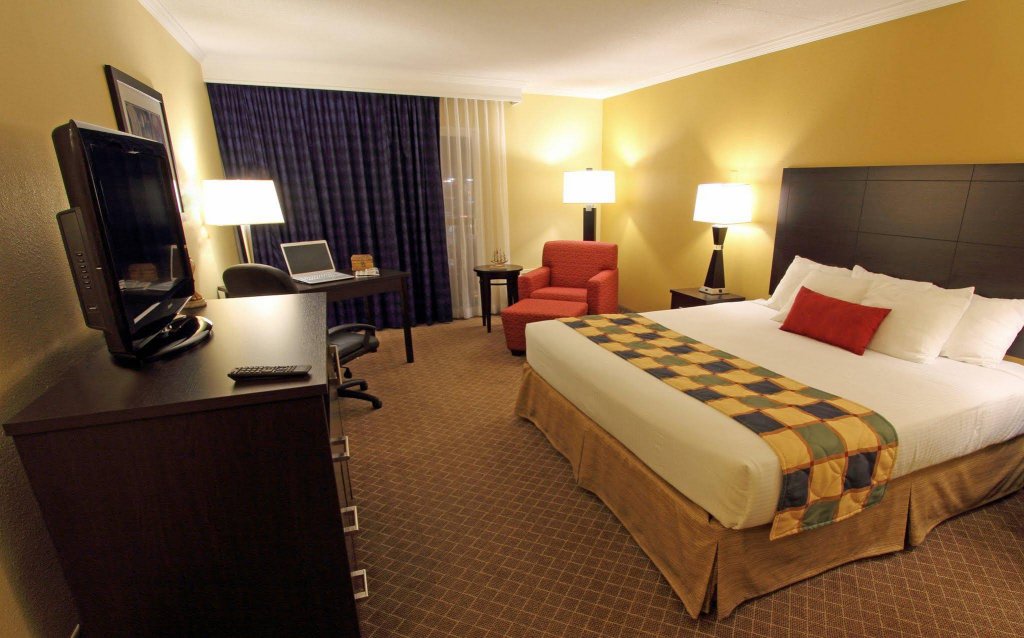 Фото Best Western Kirkwood Inn