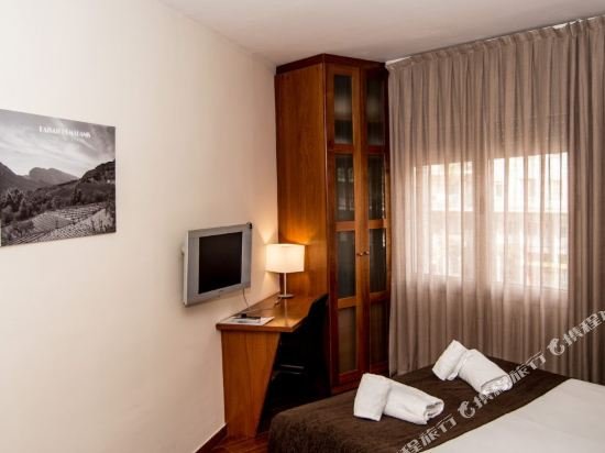 Фото Apartamentos Turisticos Madanis