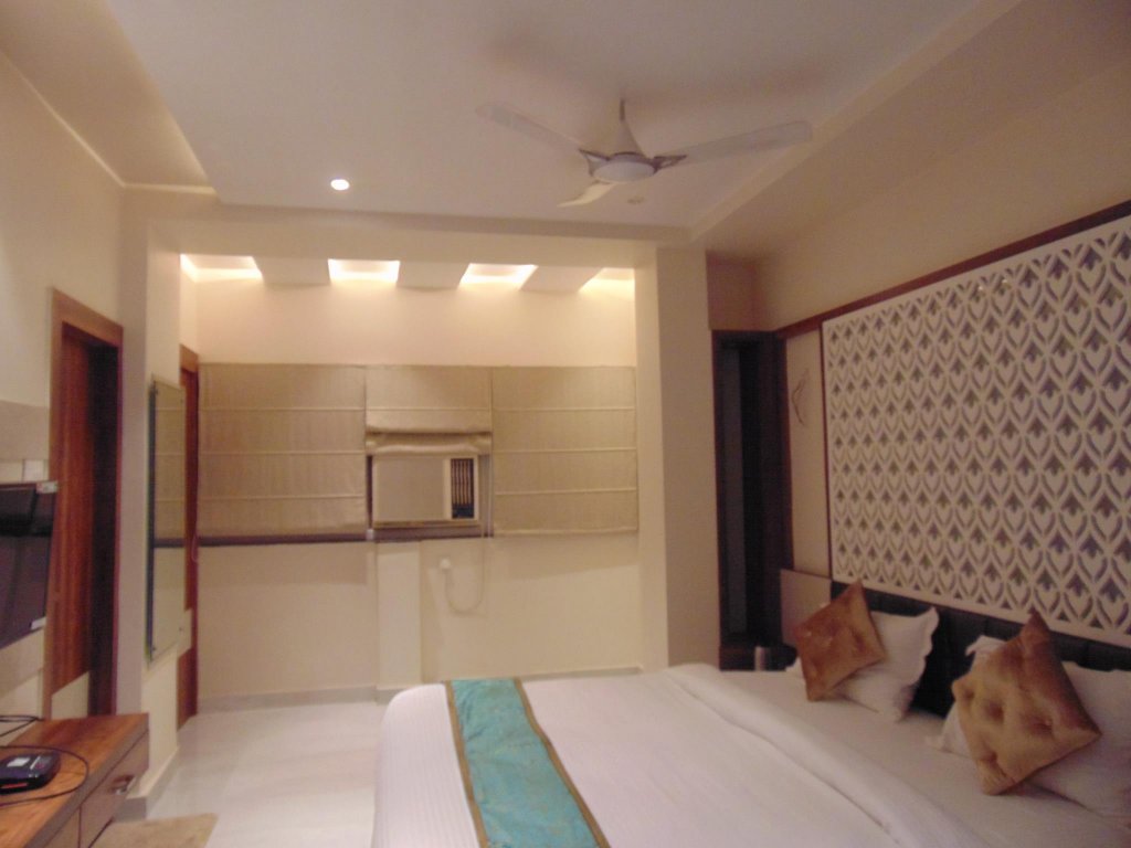 Фото Hotel Saffron