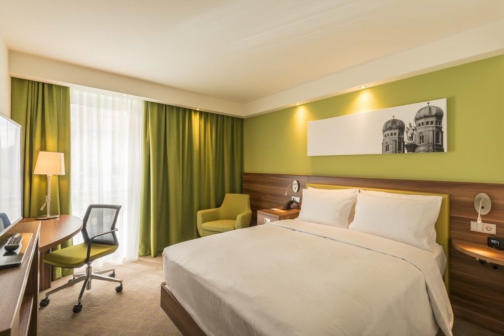 Фото Hampton by Hilton Stuttgart City Centre