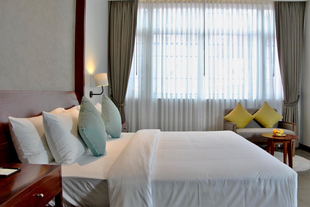 Фото Indra Hotel