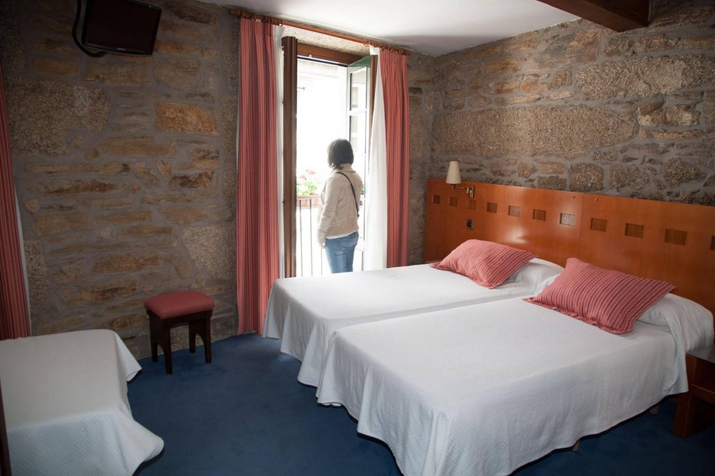 Фото Hotel Entrecercas