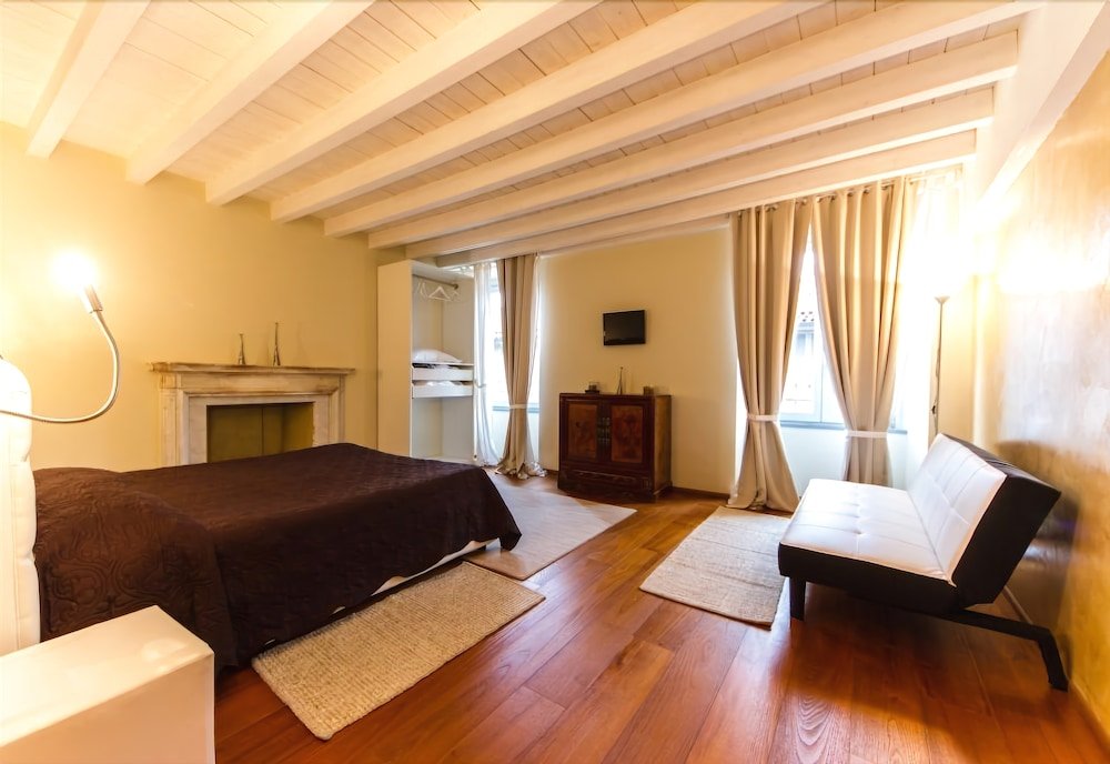 Фото VIP Bergamo Apartments