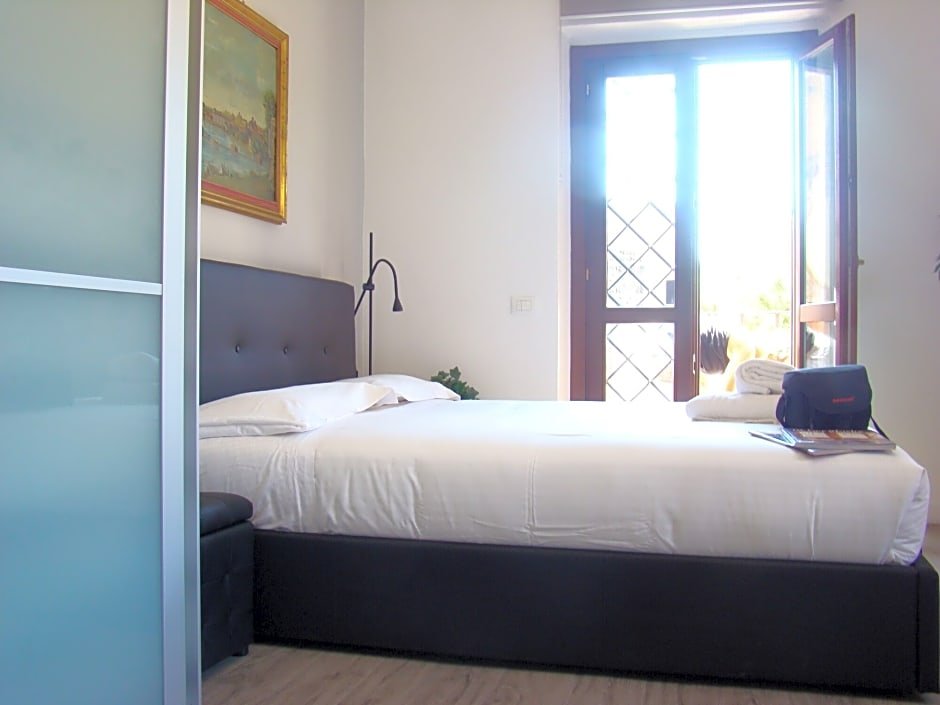 Фото Navona Rooms with Hot Tub