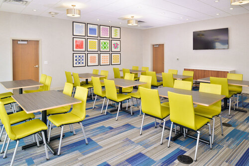 Гостиница Holiday Inn Express And Suites Madison West - Middleton, an Ihg Hotel в Миддлтоне