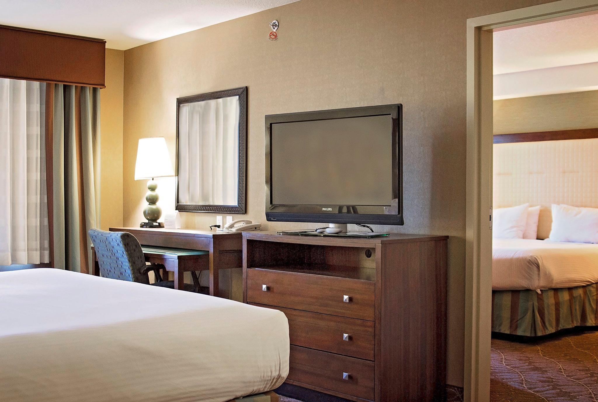 Фото Holiday Inn Express Hotel & Suites Logan, an Ihg Hotel