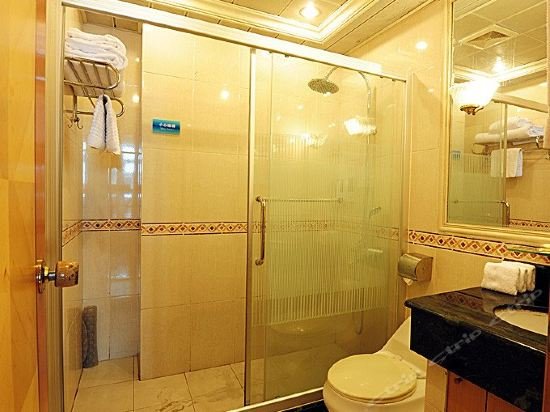 Фото New Pearl River Hotel