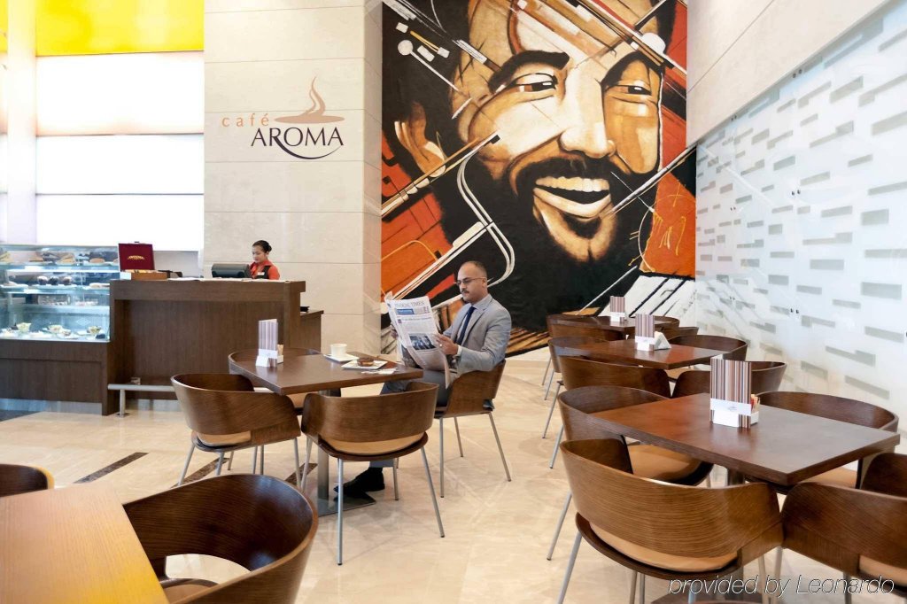 Фото Novotel Abu Dhabi Gate