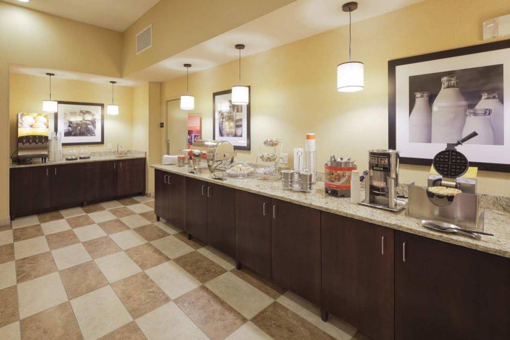 Фото Hampton Inn Beloit