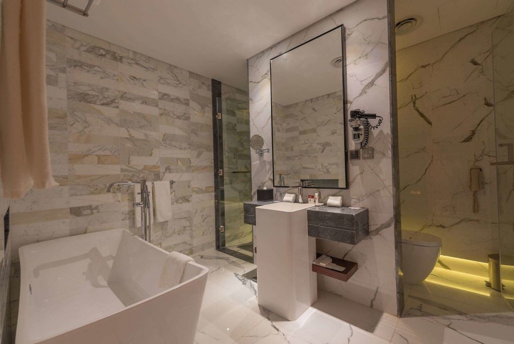 Фото Ramada Al Qassim Hotel And Suites