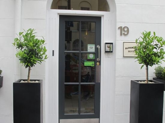 Фото Alhambra Hotel