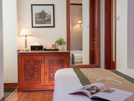 Фото Conifer Boutique Hotel