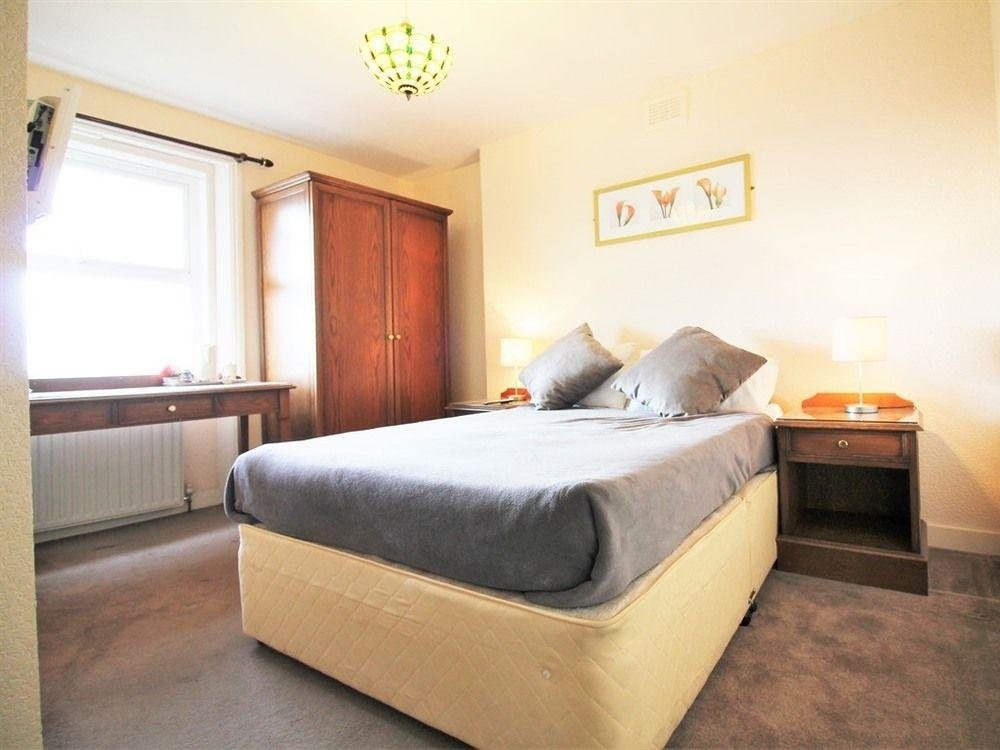 Фото Summerfield Pub & Boutique Rooms