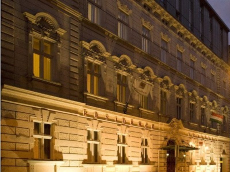 Фото Mamaison Residence Izabella Budapest