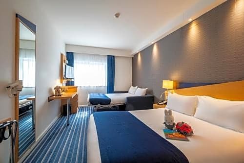 Фото Holiday Inn Express Mechelen City Centre an Ihg Hotel