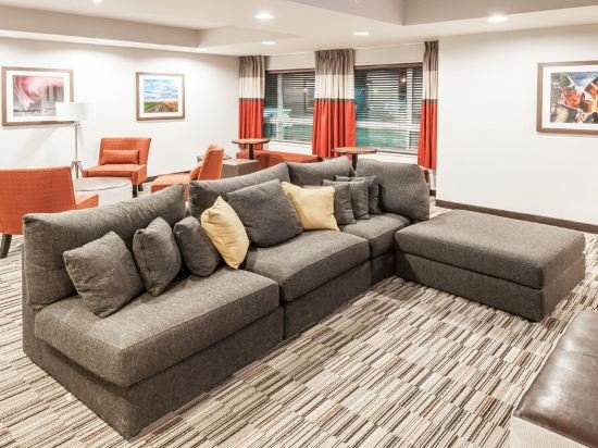 Фото Microtel Inn & Suites by Wyndham Fort Mcmurray