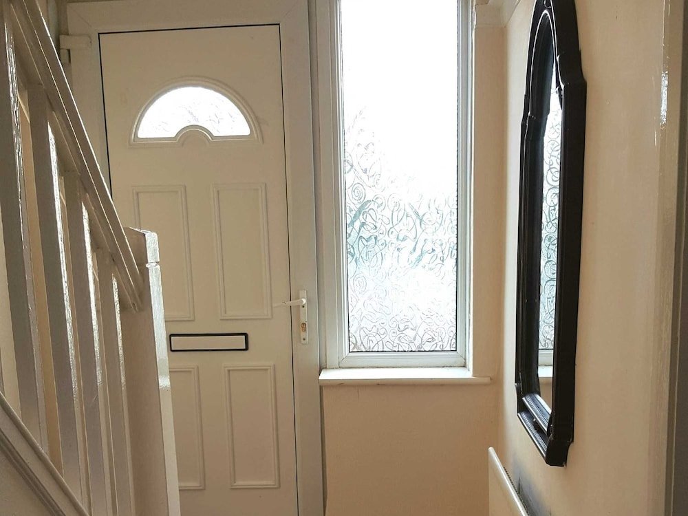 Фото Oaklands Avenue