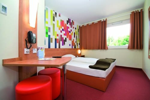 Фото B&b Hotel Stuttgart-City