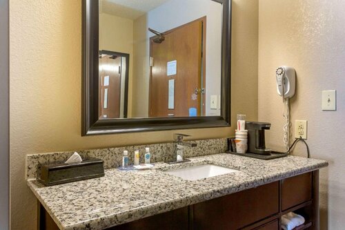 Гостиница Comfort Inn West Valley Salt Lake City South