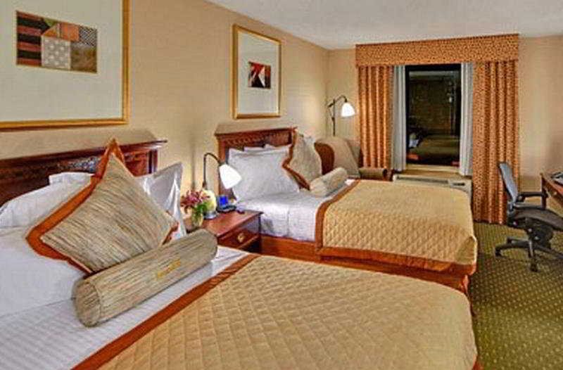 Фото Hilton Garden Inn Pittsburgh University Place