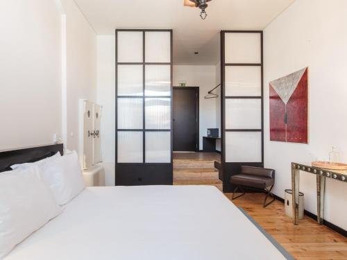 Фото The House of Sandeman Hostel & Suites