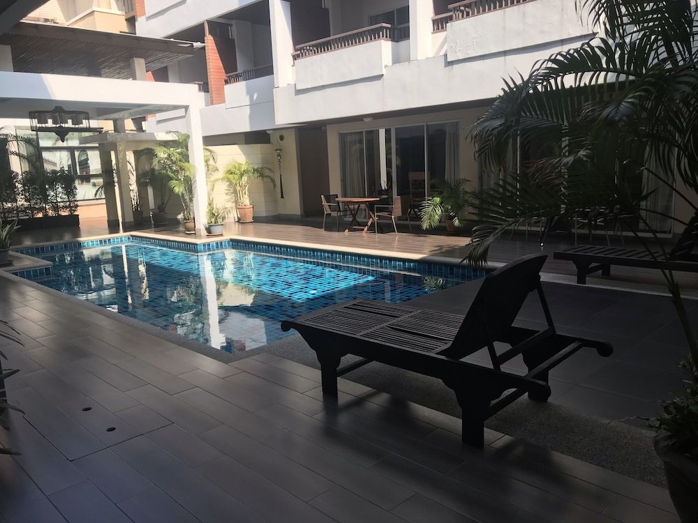 Фото Chateau Dale Boutique Residence