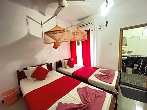 Гостиница Rock Cascade Homestay в Полоннаруве