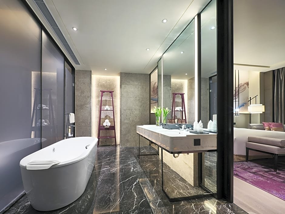 Фото Crowne Plaza Wuxi Lake View, an Ihg Hotel