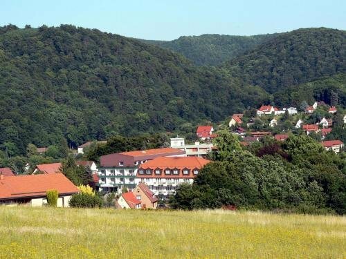 Внешний вид отеля Kneipp-Bund-Hotel Heikenberg в Баде Лаутерберге име Харце, фото 3