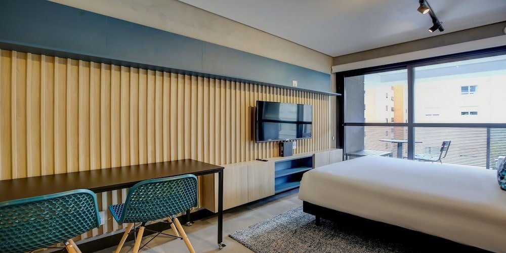 Фото Hmv - Haus Mitre Vila Mariana by Anora Spaces