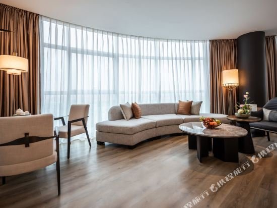 Фото Rainbird International Hotel