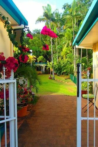 Гостиница Villa Marine Holiday Apartments в Кэрнсе