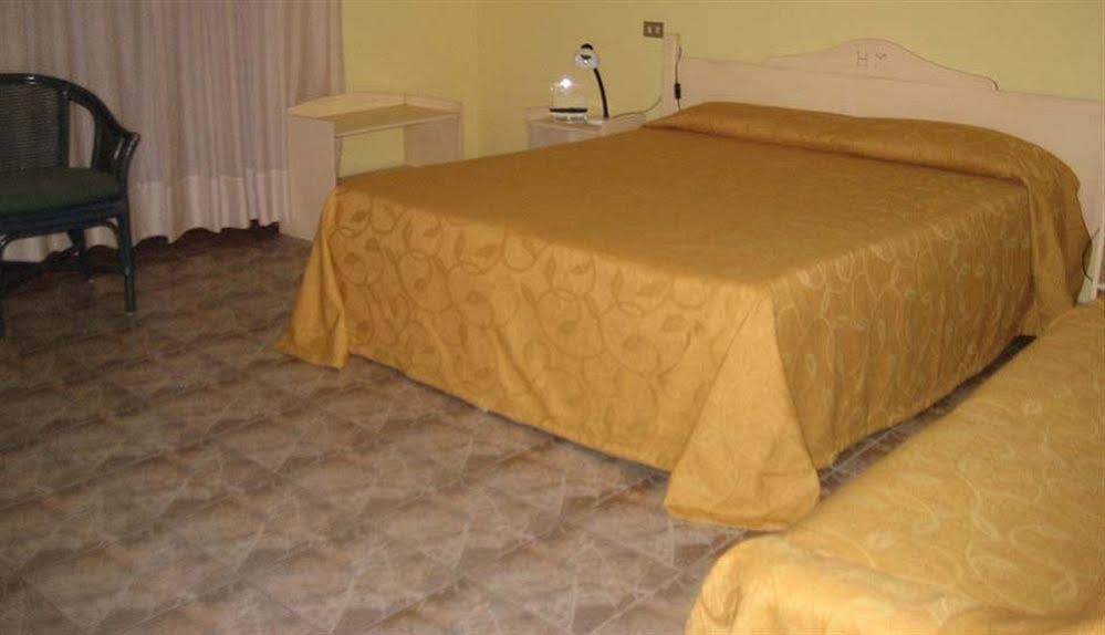 Фото Hotel Mediterraneo