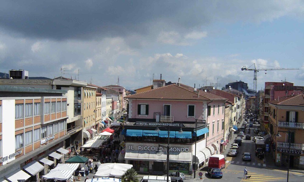 Фото отеля 2