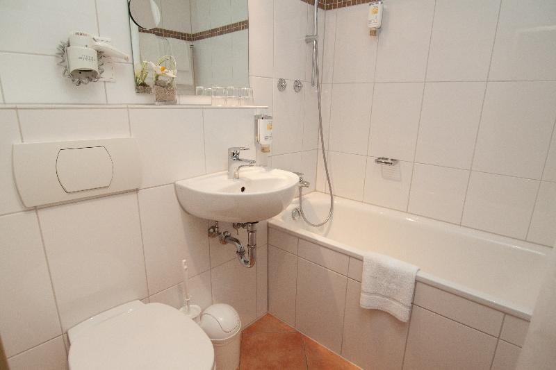 Фото Garner Hotel Hamburg Graf Moltke by Ihg