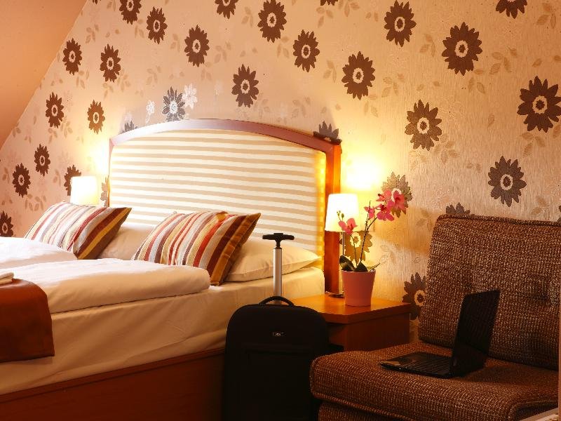 Фото Six Inn Hotel