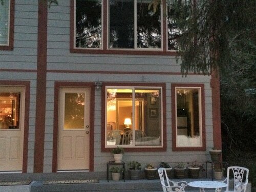 Внешний вид отеля Black Bear Inn в Бороу Кетчикан-Гейтвее, фото 5