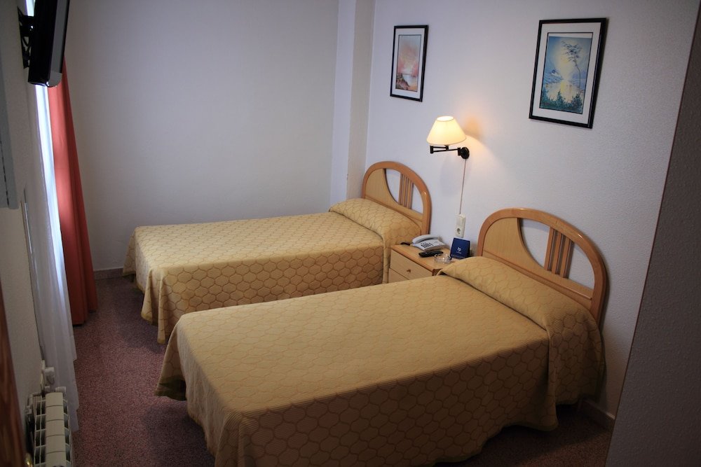 Фото Hostal Pensimar