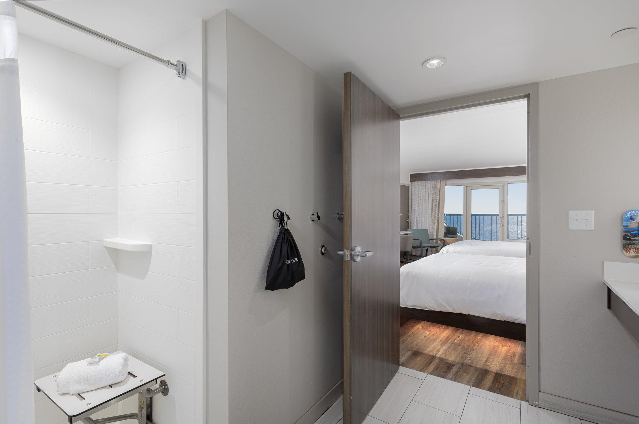 Фото Holiday Inn Express Pensacola Beach, an Ihg Hotel