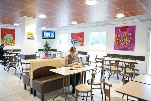 Гостиница Ace Hôtel Roanne-Mably в Роане