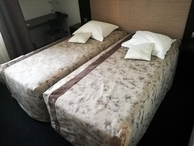 Фото Adonis Arc Hôtel Aix